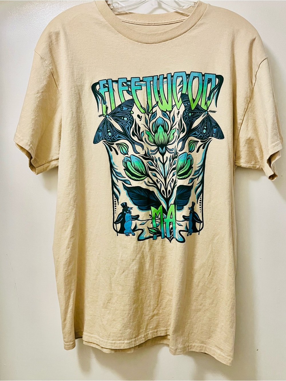 Fleetwood Mac Graphic Tee - Beige with Teal Penguins/ Butterflies Tee L